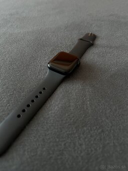 Nové apple watch SE2 40mm - 7