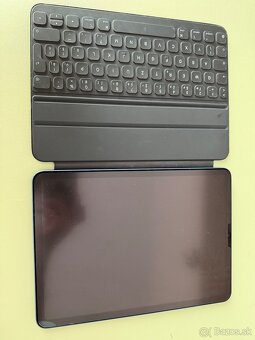 Predám iPad Air 5. generácie (64 GB) + klávesnica v hodnote - 7