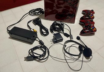 Xbox 360 Slim 320GB Gear Of War Bundle - 7