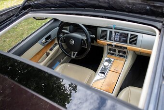 Jaguar XF 2.2D Premium Luxury - 7