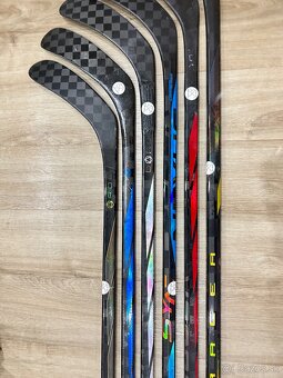 SPÁJANÉ HOKEJKY - PRAVÉ - BAUER BORON 5 PROTOR - TRACER - 7