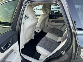 Volvo XC60 2.0 B4 mHEV Momentum Pro AWD A/T - 7