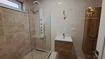 Slnečný rodinný dom s výhľadom na jazero - 7