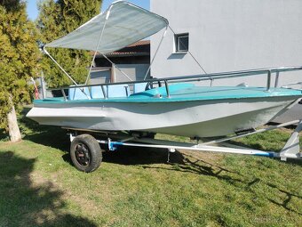 Laminátový motorový čln - 7