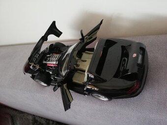 1:18 DODGE Viper Bburago - 7