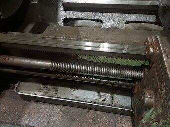 Ruský sústruh typ: 165 - 7