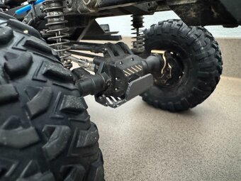 Traxxas TRX-4 Defender - 7