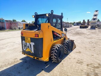 Nakladač CAT 226 - 7