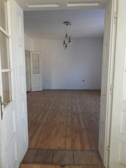 Predam staromestsky byt v rodinnom dome s pozemkom. - 7