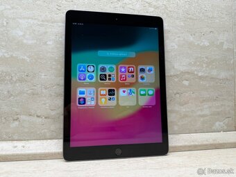 iPad 6. Gen 9.7 Wi-Fi 32GB Space Gray - 7