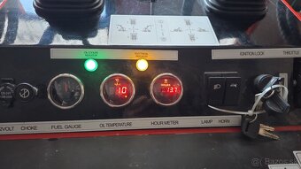 Predám pasovy mini nakladač - 7