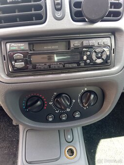 Renault clio 1.4 55kw - 7