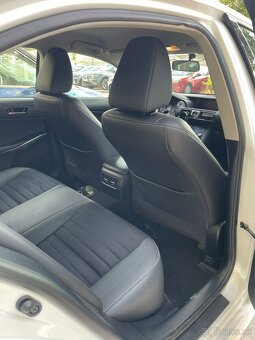 Lexus IS 300h. 2017 - 7