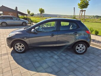 Mazda 2 ... 1,3 16v Benzín ... 131 000km - 7