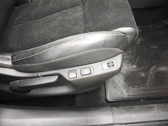 Predám Citroen C4. 1,6 HDI automat - 7