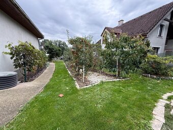 Rodinný dom 4+1, Mojš , 195m², pozemok 824 m², Garáž - 7