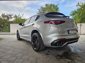 Alfa romeo stelvio quadrifoglio - 7