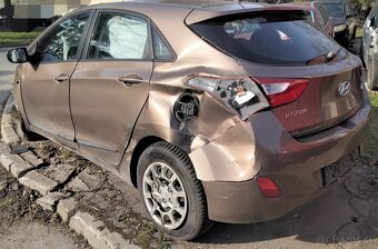 predám DVERE, MOTOR G4FA Hyundai i30 1.4i 2012 PREVODOVKA 6 - 7