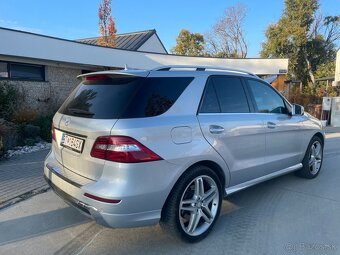 Mercedes-Benz ML500 - 7