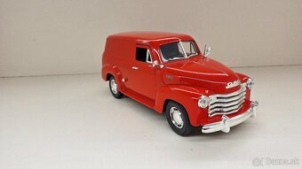 1:18 GMC PANEL TRUCK - 7