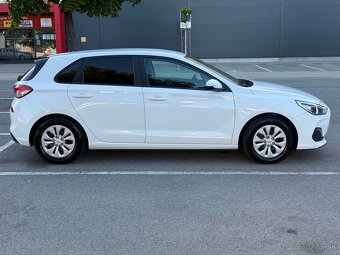 Predám Hyundai i30 1.6 crdi 70 kW 2019r.v - 7