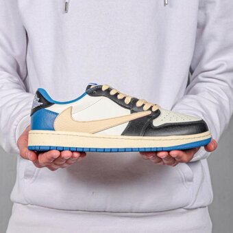 Nike fragment x travis scott x air jordan 1 - 7