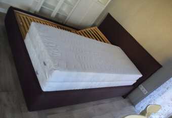 Manželská čalúnená posteľ - 7