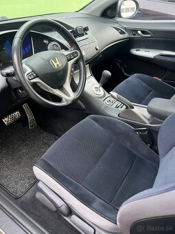 Honda Civic 1.8 automat 103kW - 7