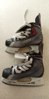 korčule a prilba Bauer - 7