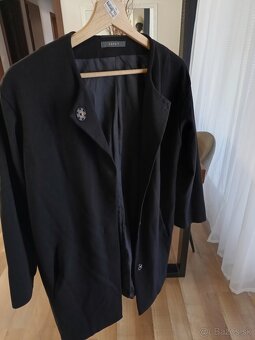 Esprit čierny prechodný kabátik-predĺžené sako S-M - 7