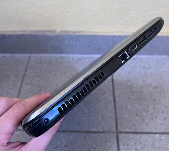 HP / Intel N3710 4-jadro / 4GB RAM / 240GB SSD / AMD /15.6" - 7