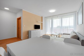 Na prenájom | 2 izbový byt s loggiou - Silvánová ul. - 7