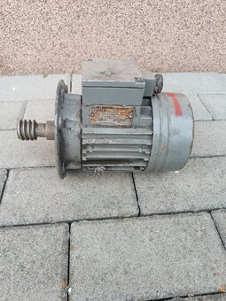 Elektromotory 180 w - 7
