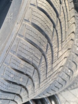 Pneu 215/60 R16 - 7