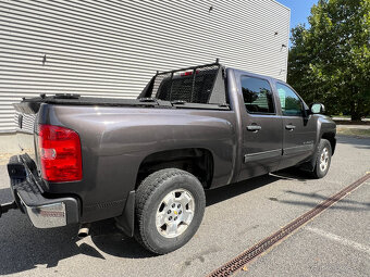 Chevrolet Silverado 5.3 V8, 4x4, LPG, 97 500 km, tažné 3.5t - 7
