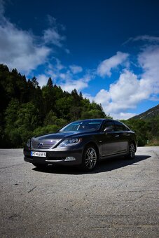 Lexus LS600h 4x4 - 7