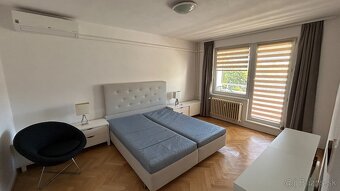 Prenájom 2-izbového bytu (64 m²) s loggiou – Staré Mesto, - 7