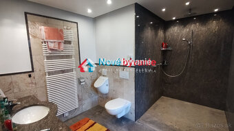 Rezervovaný, rodinný dom s bazénom a veľkou garážou-Nýrovce( - 7