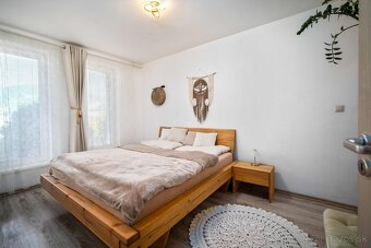 Moderný 6-izbový rodinný dom s veľkou záhradou, altánkom a b - 7