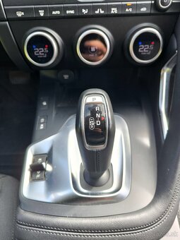 Predám JAGUÁR E-Pace 2.0 I4 Standard AWD A/T - 7
