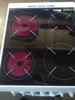 Sklokeramicky sporák indesit - 7