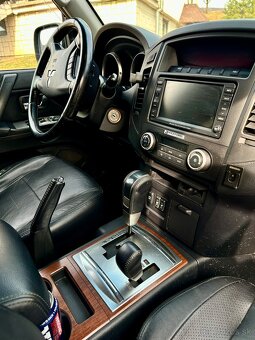 pajero 3.2 di-d 7 miestne 4x4 - 7