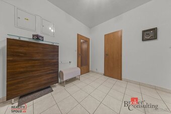 PREDAJ: 3-izb. byt, lodžia, balkón, garáž, Dúbravka - 7