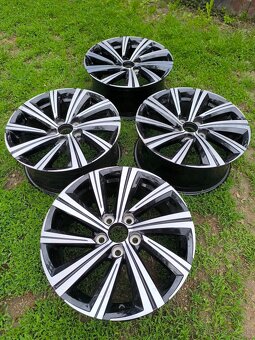 Hliníkové disky Toyota Corrola 7x17 5x114.3 - 7