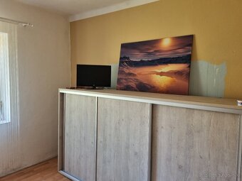 Trojizbový rodinný dom v obci Čakanovce - 7