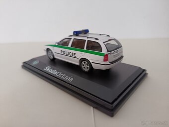 Škoda Octavia combi Policie,1:43,Abrex - 7