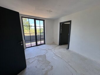 ZNÍŽENÁ CENA -Predáme dom-4 bytové jednotky v obci Jasová - 7