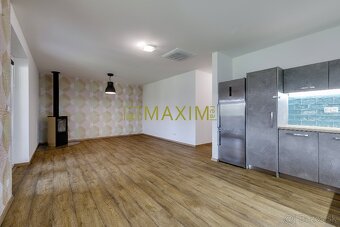 TOP Exkluzívny 4-izbový dom v Miloslavove: Bazén, záhrada, f - 7