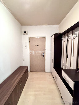 Ponúkame Vám na prenájom čiastočne zariadený, 2 izbový byt v - 7