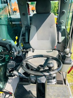 Kolesové rypadlo Volvo EWR150E 3D - 7